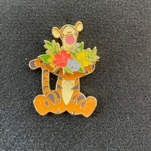 Loungefly Tigger floral Pin